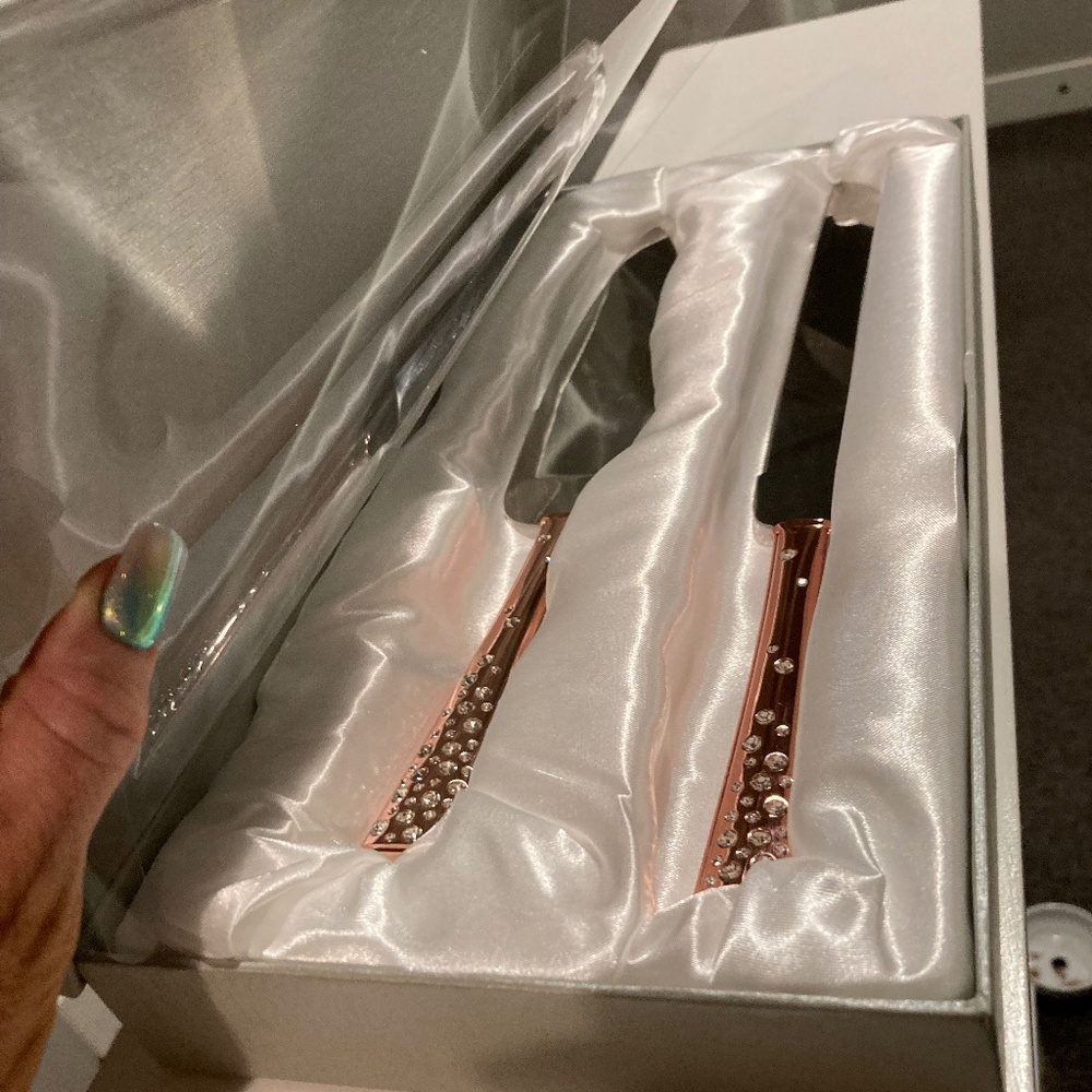Wedding cake carving set, unknown brand, rose gold and stainless steel
